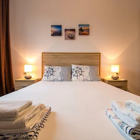 Art And Bright In Central Appartement Plovdiv