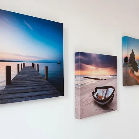 Art And Bright In Central Apartment